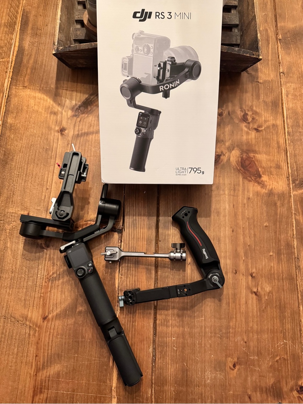 DJI RS 3 Mini Gimbal Stabilizer — Black